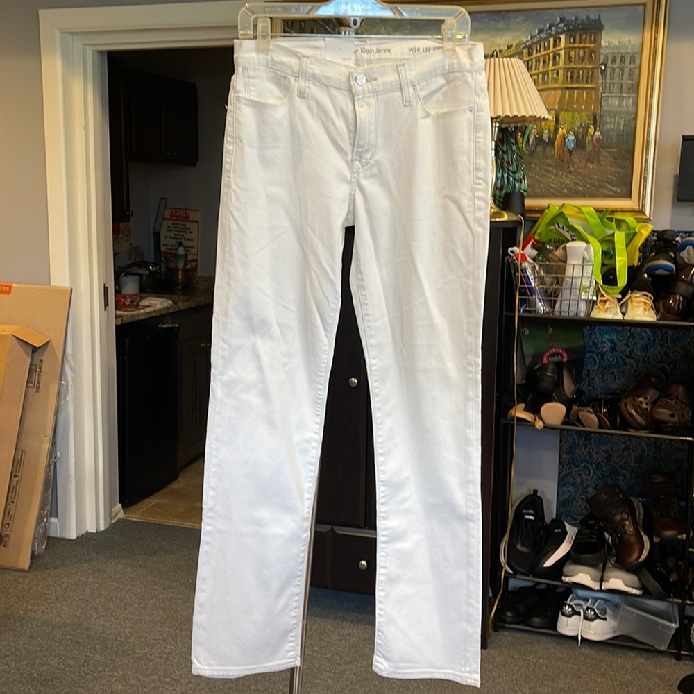 NWT Calvin Klein White Straight-Leg Mid-Rise Jeans 28x32